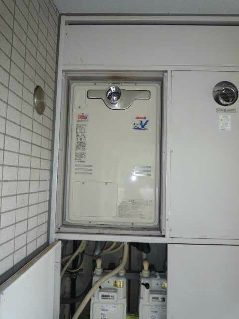 RUFH-A1610SAT 扉内設置（丸排気） リンナイ ガス給湯器の交換が安い【湯ドクター】|最大82%オフ