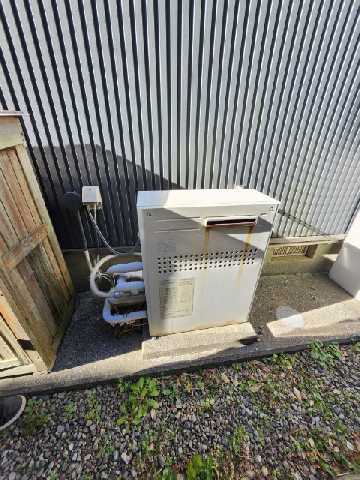 ガスふろ給湯器設置フリー型（屋外据置）の交換・修理施工例 | 給湯器
